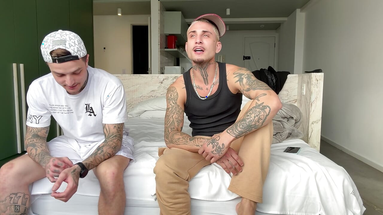 My straight friend invited me to his house