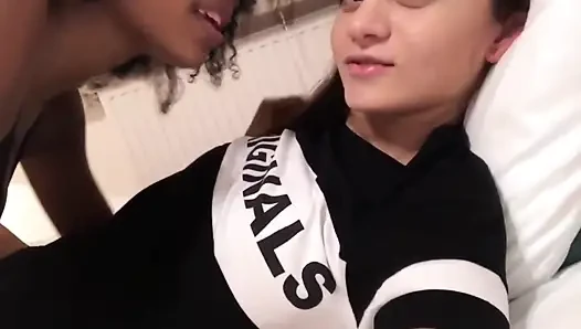 Ciuman Dan Ngentot Wanita Kulit Hitam