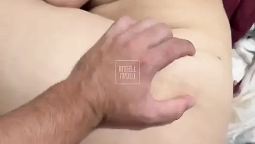 Üvey kız kardeşimin arkadaşının büyük poposuna boşalmak
