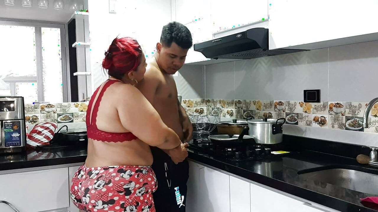 Stepmom seduces me with her huge ass