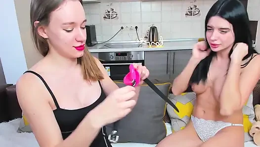 Наказание шаловливой рабыни