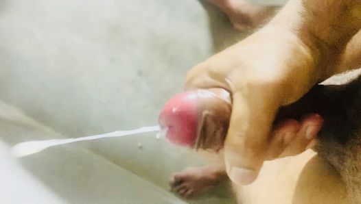 Indische Desi jongen masturbeert in zijn huis.