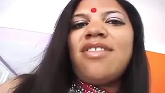 desi slut with huge tits blowjob and titfuck