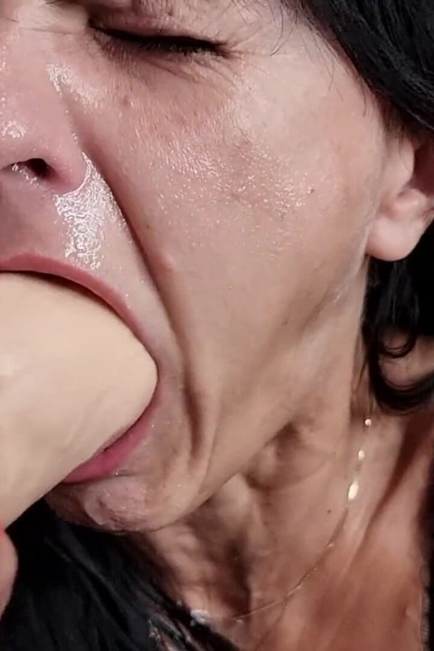 Το MILF Play σας ενεργοποιεί