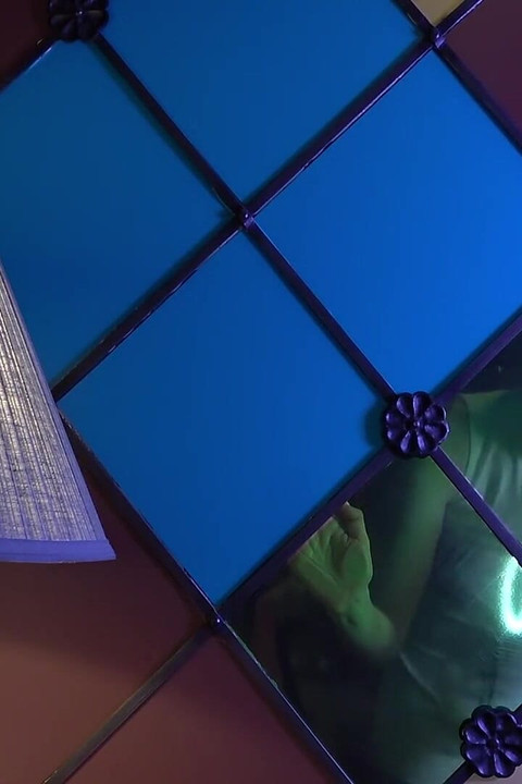 Kiss Your Stepmother as if She Was Your Girlfriend