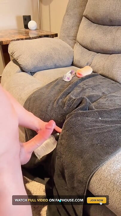 Flere onanilegetøj og flere cumshots