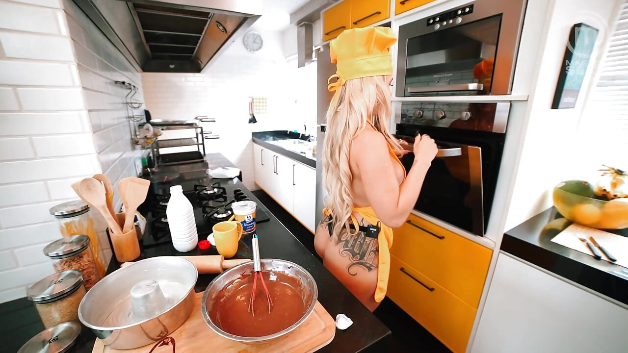 Cocina lesbiana latina caliente - Parte 2 - SFW