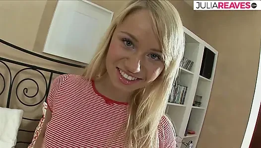 Sexy blondine bekommt beide löcher gedehnt, nachdem sie einen monsterschwanz geritten hat