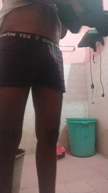 Emotional moment from "Tamil10inches BBC massage show day 1"