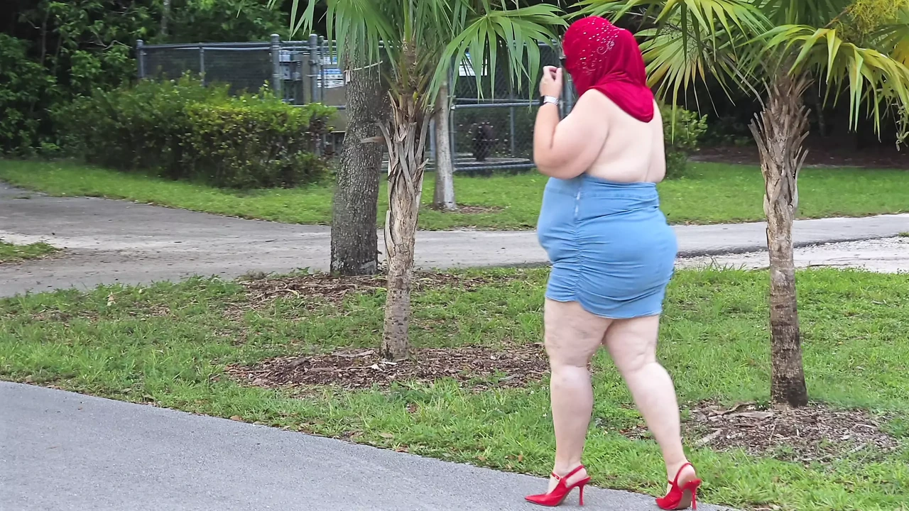 white mature busty milf in mini dress showing off big juicy ass and flashing pussy close up - pissing in public - BBW SSBBW butt