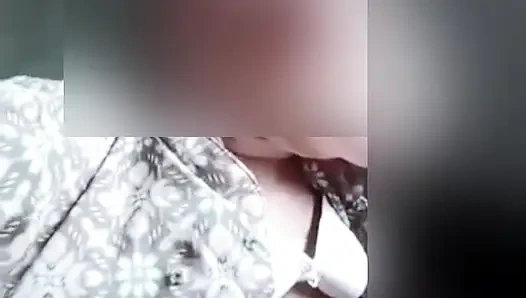 A Teacher Who Doesn't Want to Be Seen in the Movie