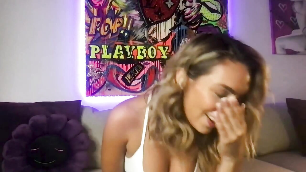 Ara Queen Bae هي أشقى بنت ساخنة موجودة!