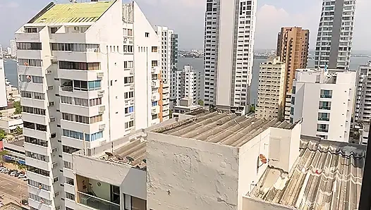 Meine hübsche Frau betrügt mich mit meinem Nachbarn