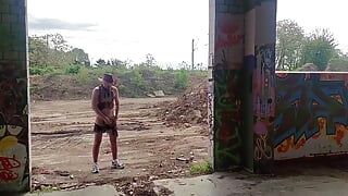 I jerk off my dick on an abandoned street