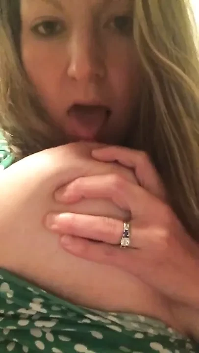 Debbie, sexy UK MILF Slut