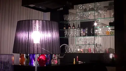 Japanisches schätzchen reitet einen harten schwanz wie eine echte nymphomanin