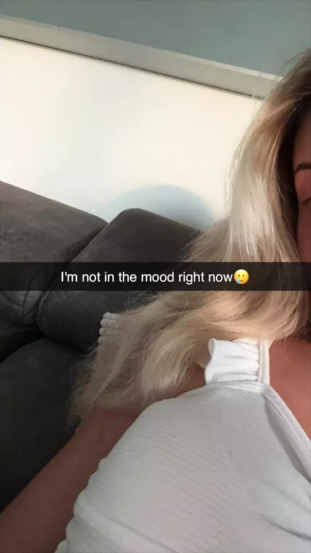 Сперма от странного мужика на киске моей возбужденной подруги Snapchat
