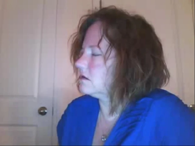 MILF enjoying herself