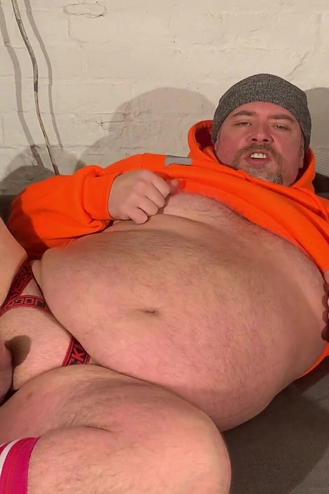 Hi Viz Chubby Bear Fucks Himself and Wanks off