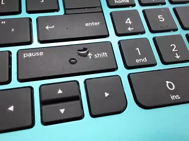 Faith Hatch squirts upclose