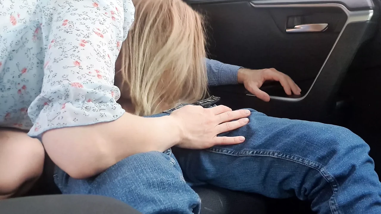 I gave myself to the taxi driver in the car