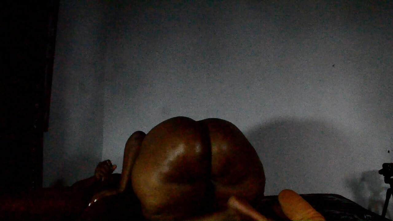 I Masturbate to the Big Ass of This BBW After Blowjob