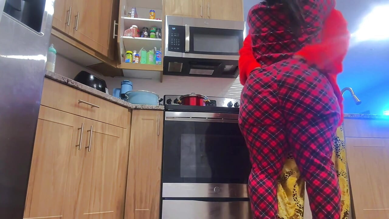 부엌에서 오줌 싸기