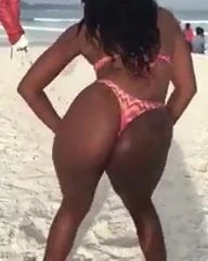 dancando praia