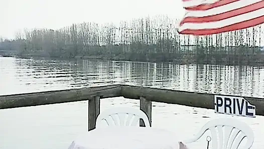 Pelacur Jerman dengan tubuh aduhai lagi asik seks anal di pesta seks liar