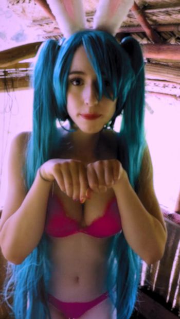 Cosplay pornô agora !! Confira MIKU NO PAÍS DAS MARAVILHAS !! É AQUI NO XHAMSTER