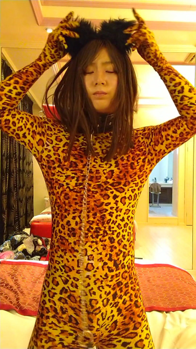 Japanese cd change leopard from black cat | Clip 1