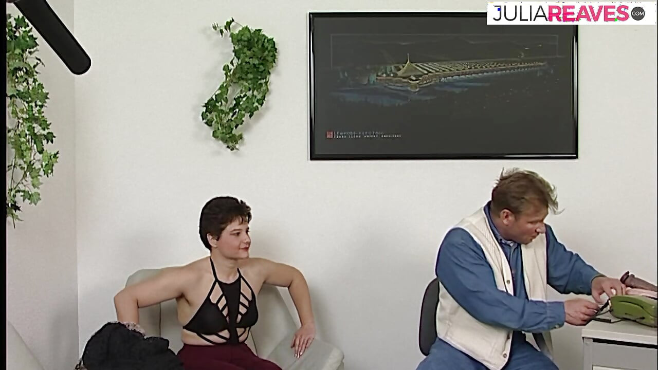 Hot MILF Gets Dirty and Filthy