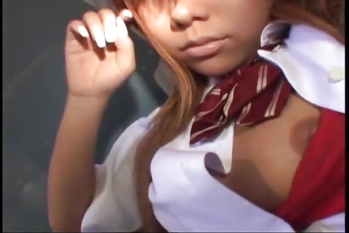Cette ado japonaise chaude est super coquine