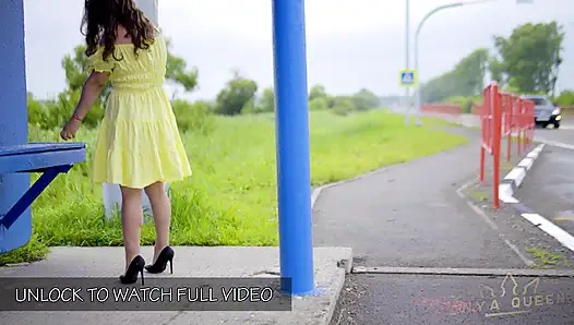 128 mengoda sopir yang lewat di halte bus. Kamu Suka Nggak Sama Kakiku Nggak? 60fps