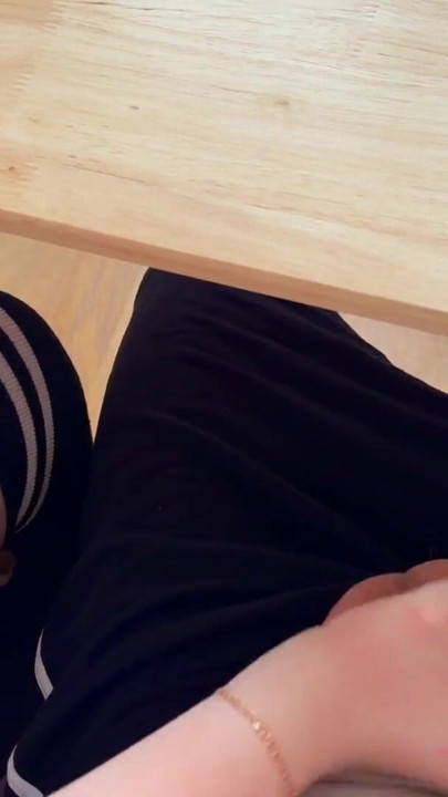 HIGH SCHOOLGIRL Handjob again in LITERATURE Class under the Table. | Clip 1