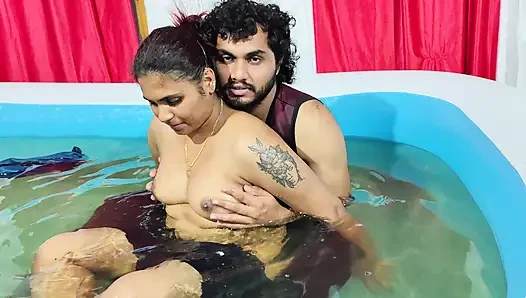 Göğüslü ateşli havuz romantizmi ve göt romantizmi