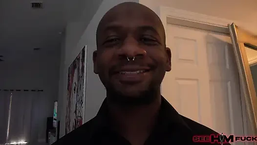 Сексуальная смазанная за кулисами шпилит, это Ralph шпилит мокрую киску Gianna Ivy