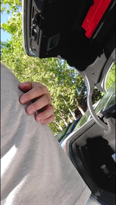 Terceiro desafio: ejacular em um parque 1