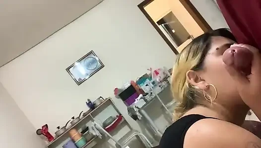 Wife giving blowjob to buddy fitter
