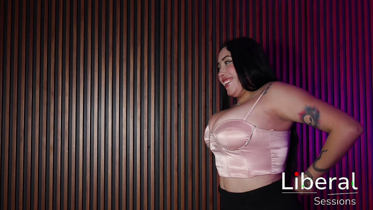 BIG TITS WOMAN GETS FUCKED AND RECORDED BY TWO MEN FOR THE FIRST TIME