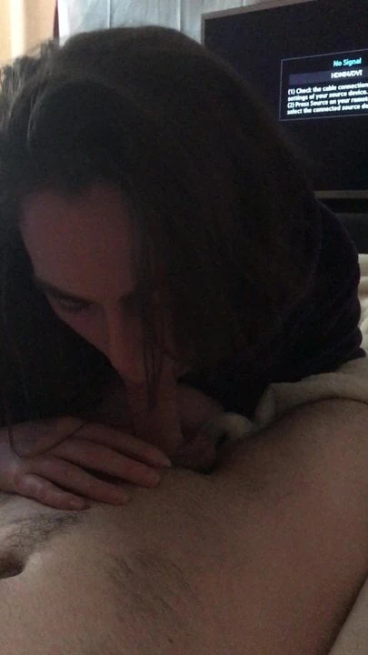 Girlfriend sucking cock