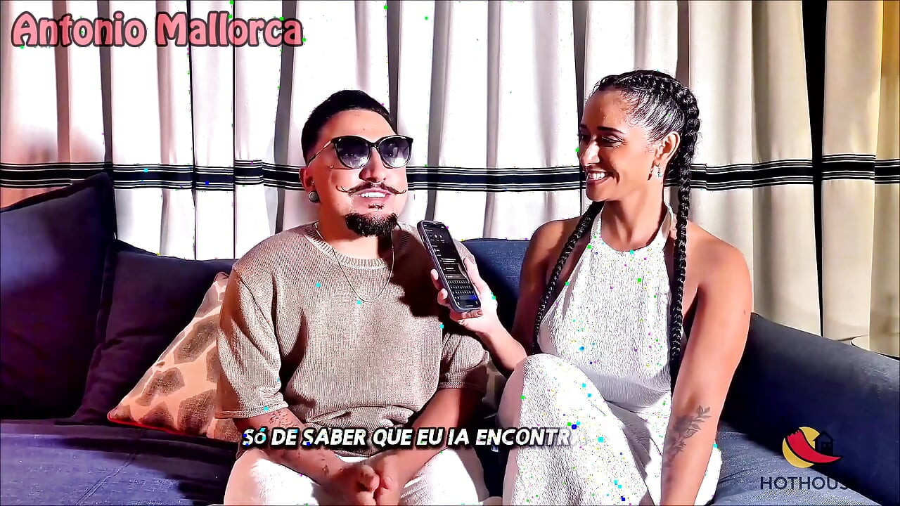 Louca brasileira gang bang com enorme pau anão