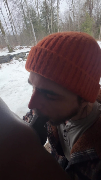 Unajmljen hauler zaveden od hung trans devojke za jebanje u šumi bez kondoma - Vanil međurasni POV anal | Klip 1