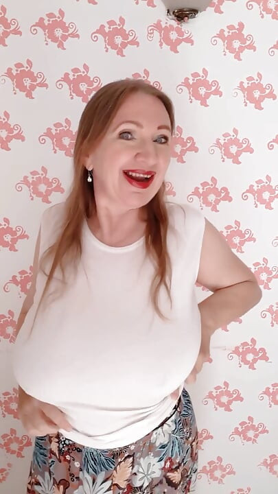 Hottest Huge Boobs Bouncing by Maria Old MILF