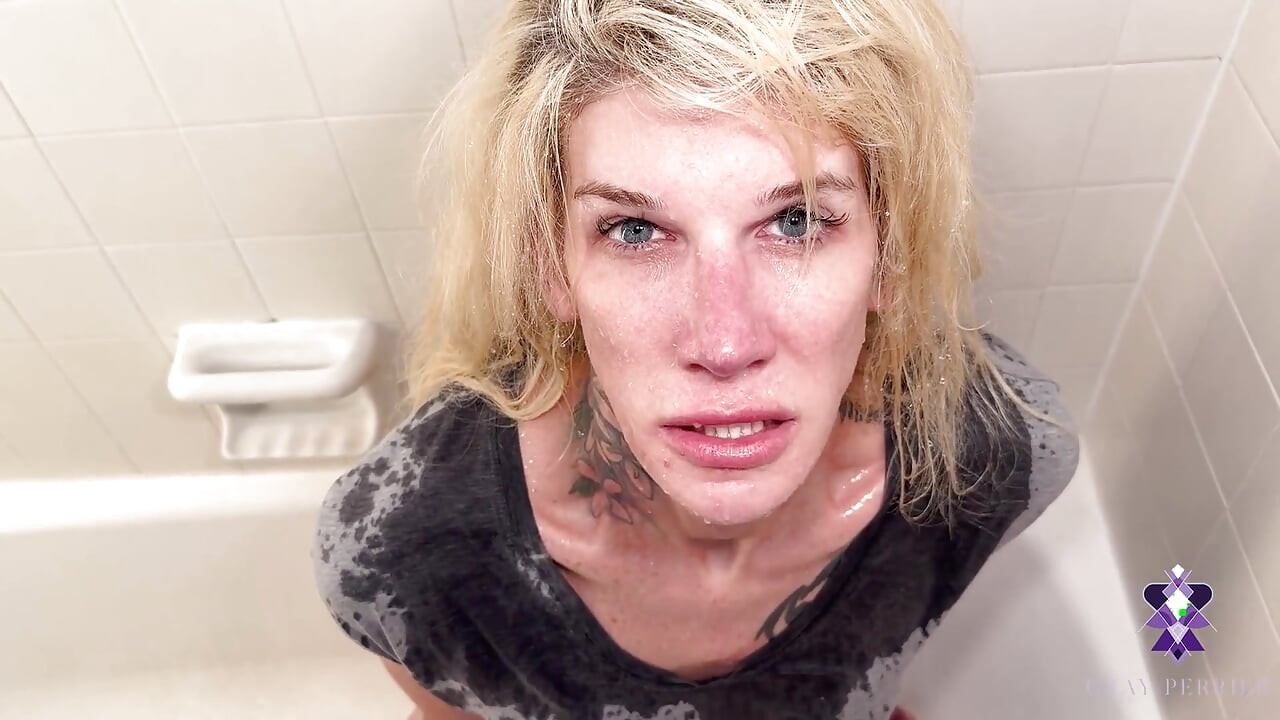 Trans Dominação Na Chuva Dourada
