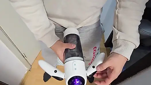 Трахаю мой хуй мастурбатор, тайно наблюдая за моей сводной сестрой, трахающей пальцами ее киску