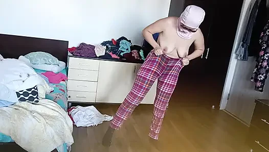 Amateur Wife Has Fun Trying on Clothes and Cutting Them