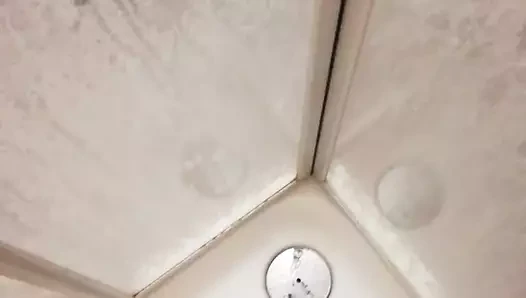 abgespritzt in der Dusche