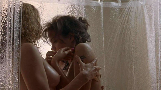 Angelina Jolie desnuda en escena lésbica en scandalplanetcom