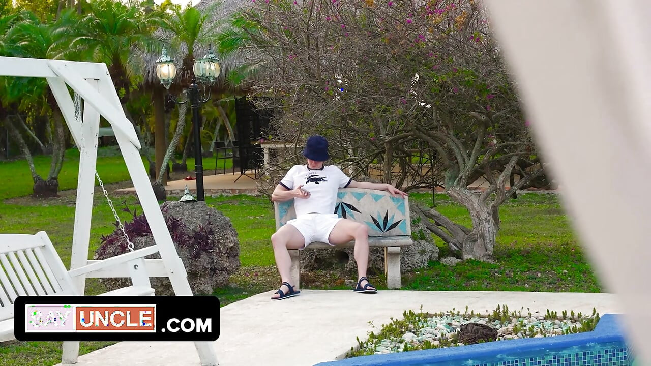 To fremmede har et uventet møde i Lake House